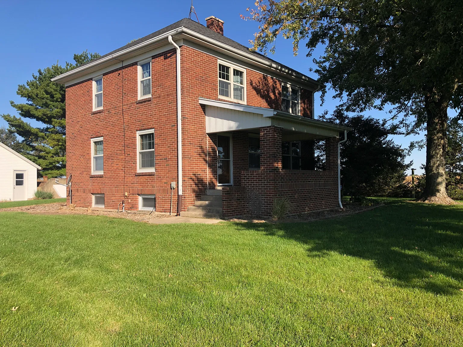 4 bed, 1600 sqft, $1,700 — Photo 2