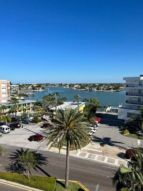 2 bed, 1055 sqft, $2,495 — Photo 3