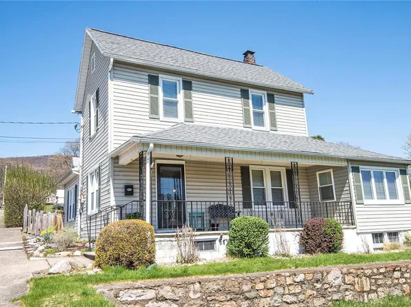 202 Oxford St, Pen Argyl, PA 18072