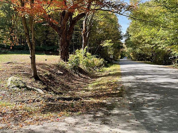 4th image of 327 South Road