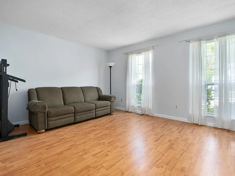1697 Jupiter Ave — Photo 11