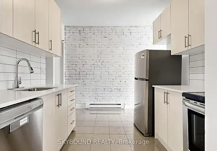 131 Wineva Ave — Photo 2