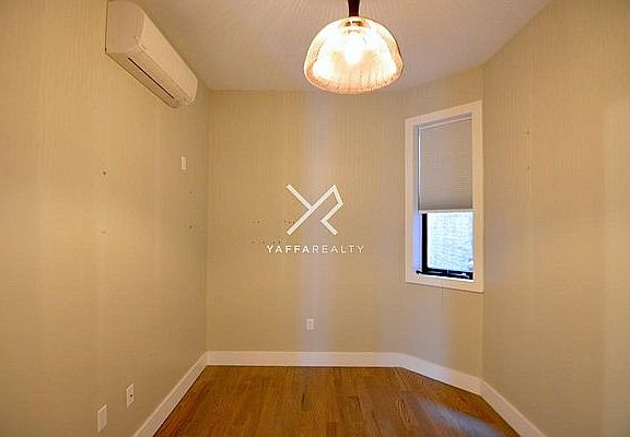 4th image of 1043 Bedford Ave APT 4A