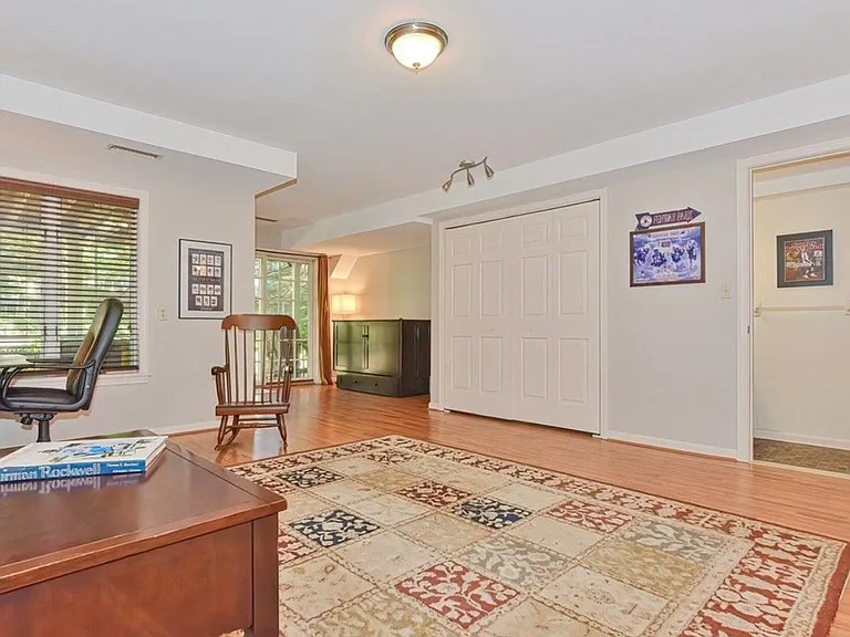 601 Browning Ln — Photo 31