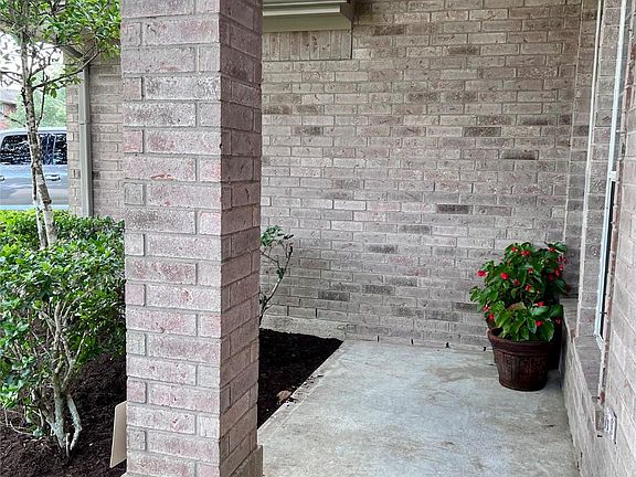4th image of 5764 Lightstone Ln