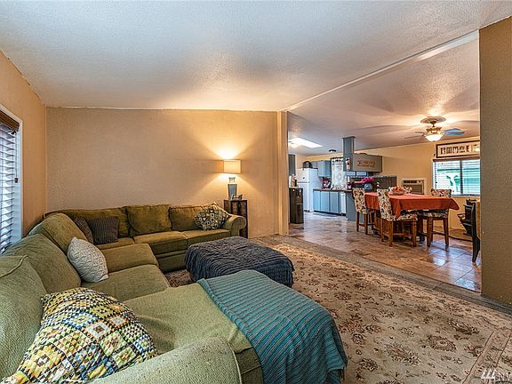 5th image of 20518 135th Ave E #7