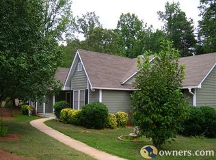 1960 Golden Ridge Cir, Cumming, GA 30040