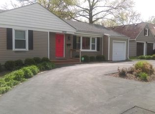 5809 W 75th St, Prairie Village, KS 66208