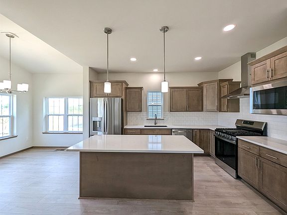 2nd image of 26 Windflower Way