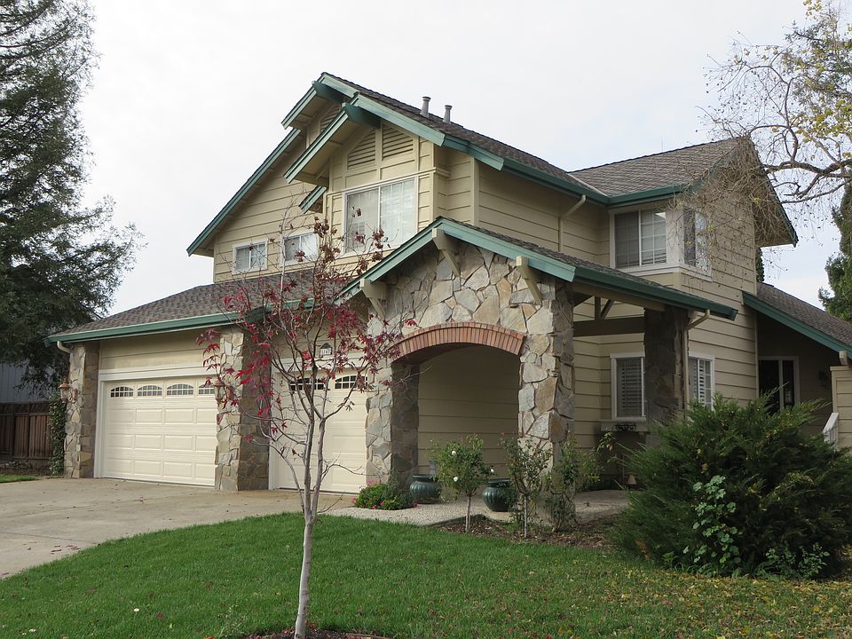 1140 Canyon Green Dr.