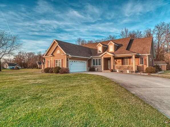 8876 N Lilac St, Demotte, IN 46310