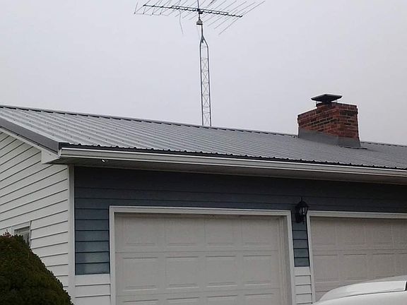 2nd image of 578 NE 2nd Ave