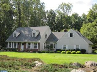 65 Snydertown Rd, Hopewell, NJ 08525