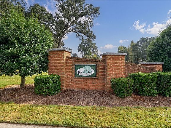 2nd image of 130 Live Oak Lane