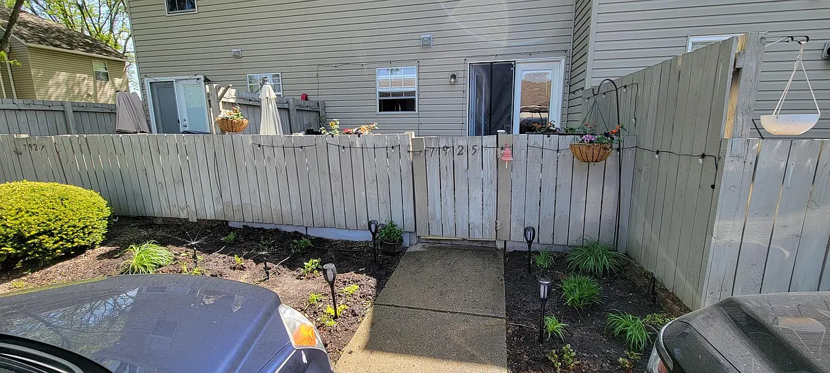 Building Photo - 7925 Meadowhaven Blvd #1