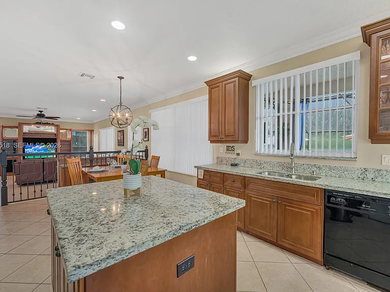 19500 SW 39th Ct — Photo 32