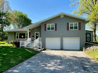 205 Michael Dr, Robinson, IL 62454