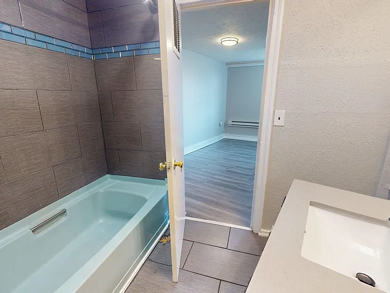2550 Elyria Ave — Photo 10