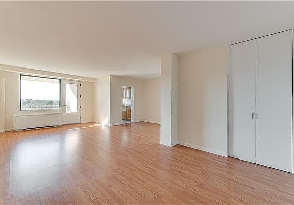 3rd image of 4901 Henry Hudson Pkwy #9-K