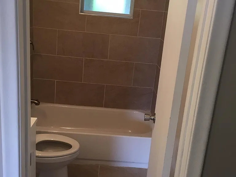 8027 Lake Dr — Photo 6