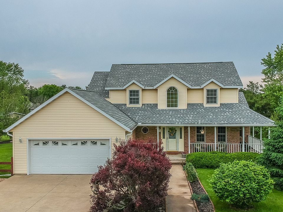 1st image of 15 Bradford Dr