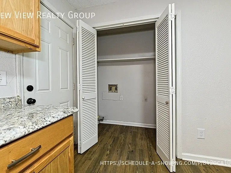 1119 Grady St — Photo 12