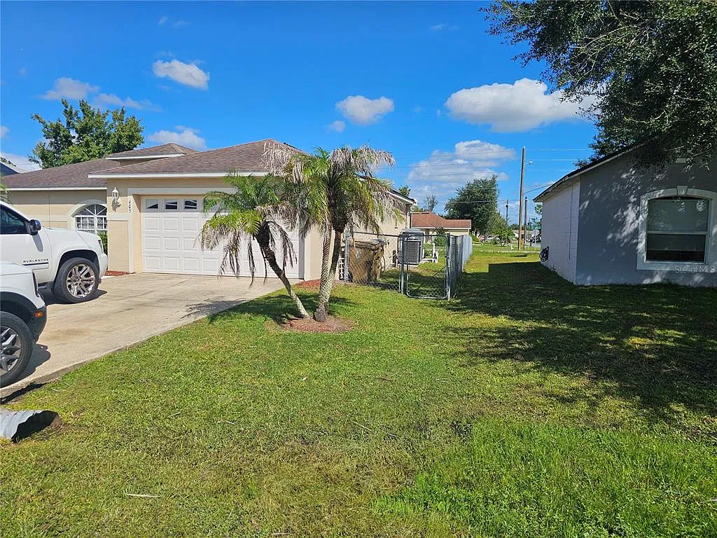 3 bed, 2.0 bath, 1224 sqft, $2,100 — Photo 4