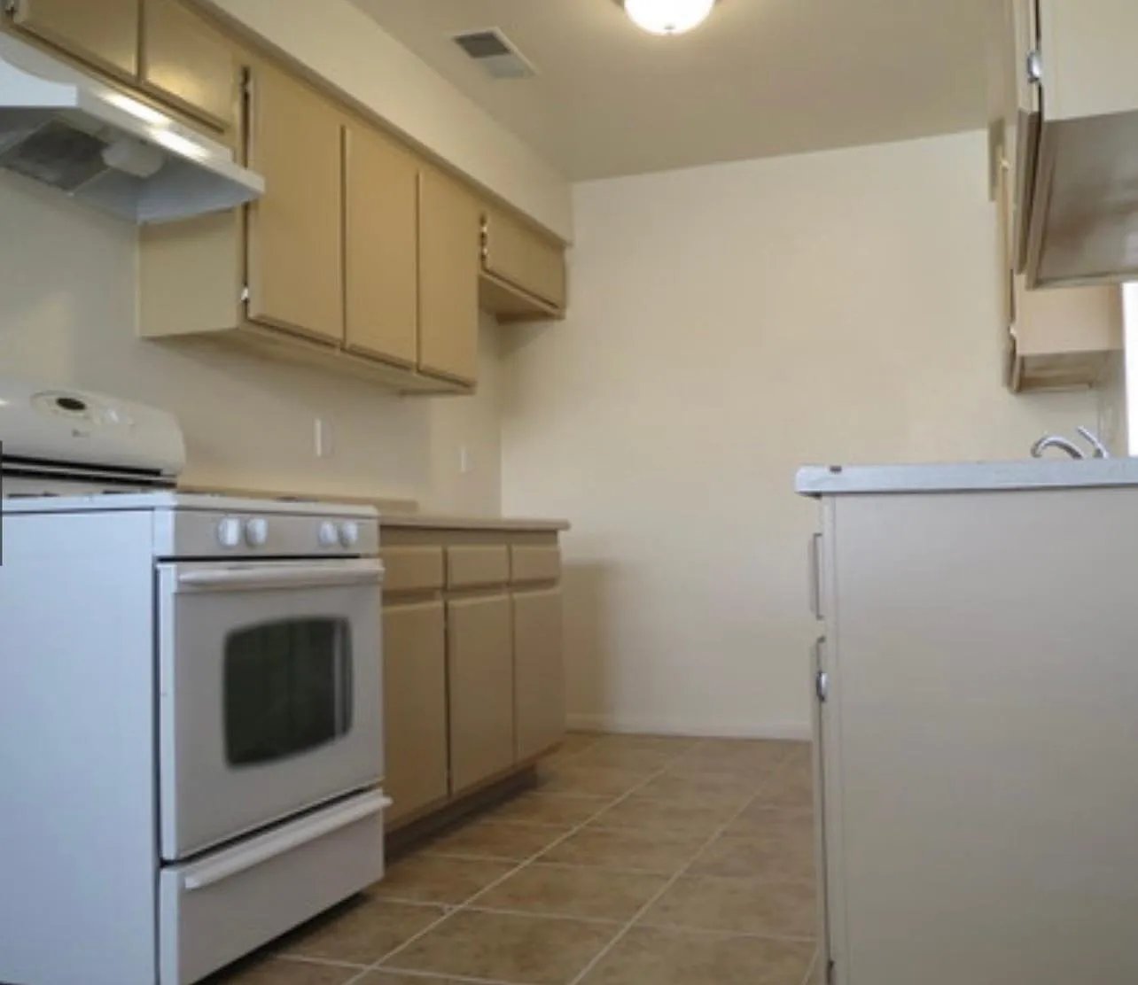 2 bed, 800 sqft, $1,395 — Photo 1