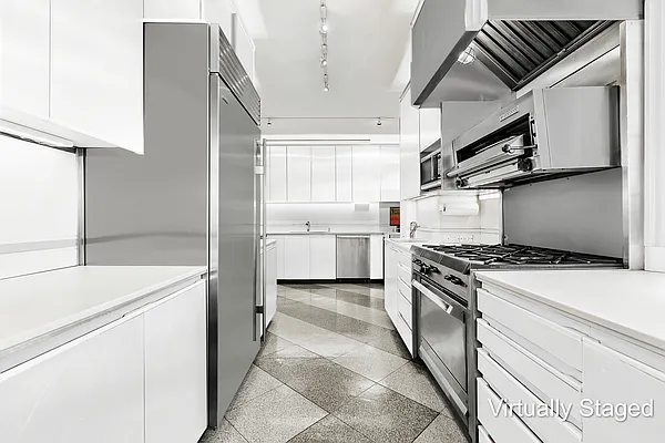 Sold by Corcoran | media 24