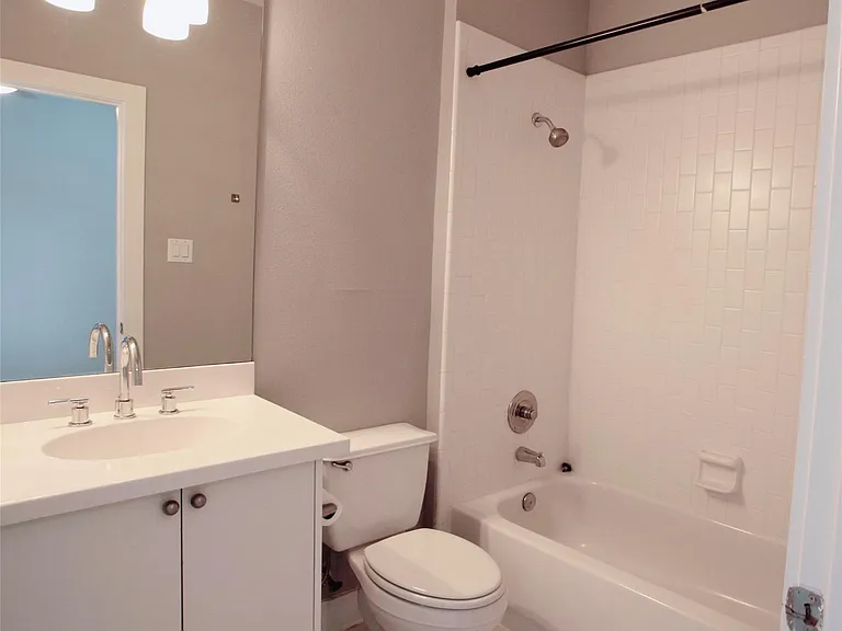 4701 Caroline St — Photo 27