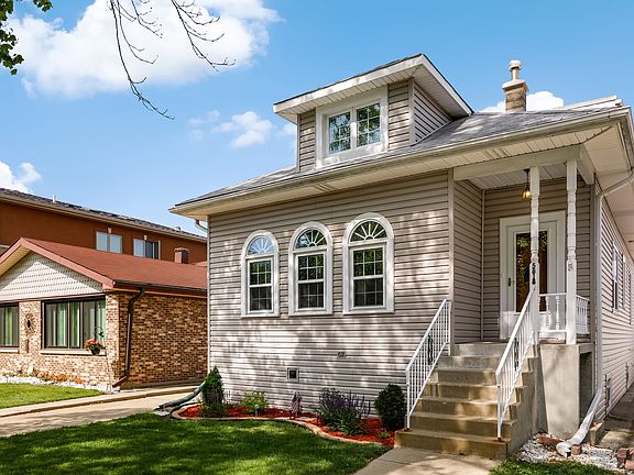3rd image of 5818 N Oconto Ave
