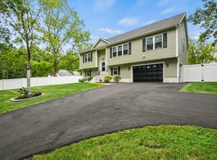 35 J Davis Rd, Charlton, MA 01507