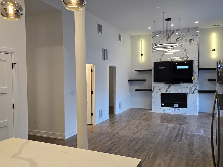2909 N Milwaukee Ave #1 — Photo 6