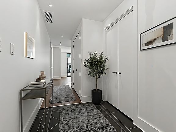 3rd image of 215 Avenue Redfern #105
