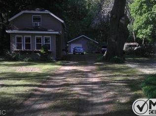 804 E Hile Rd, Norton Shores, MI 49441