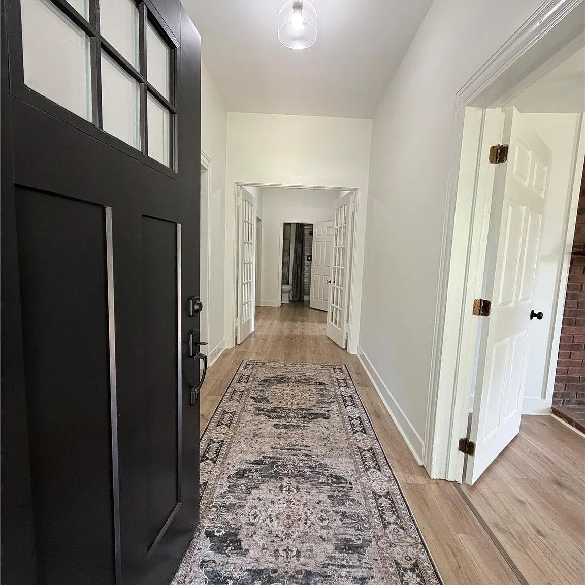 4 bed, 3.0 bath, 1886 sqft, $2,300 — Photo 2
