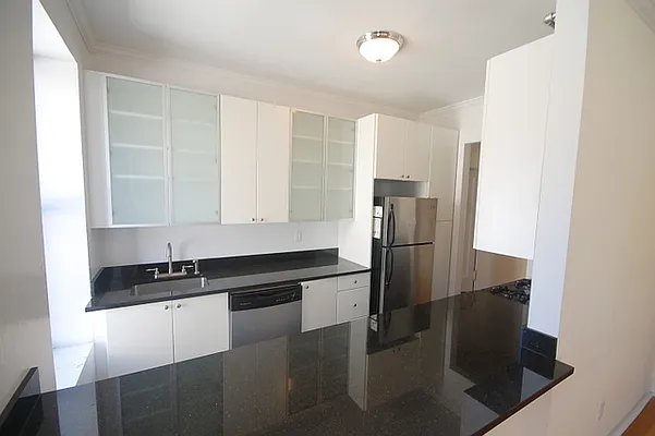 Rented by City Connections Realty | media 1