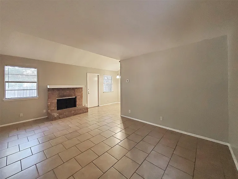 1814 Nicole Cir #B — Photo 4