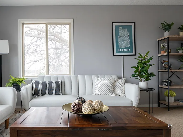 5136 Hiawatha Ave #201 — Photo 2