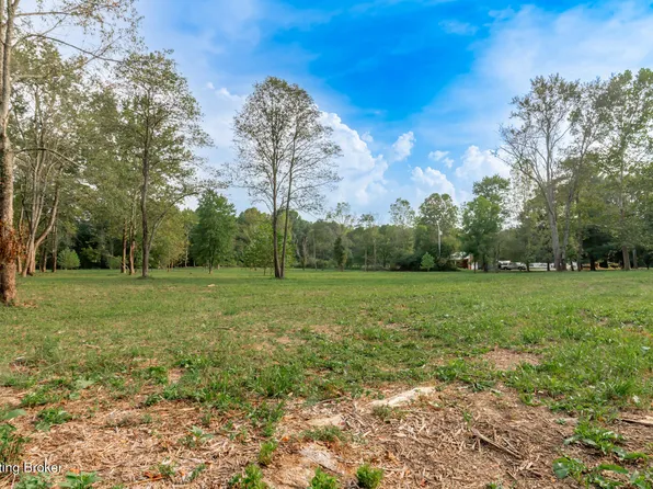 3809 Hambletonian Rd, La Grange, KY 40031