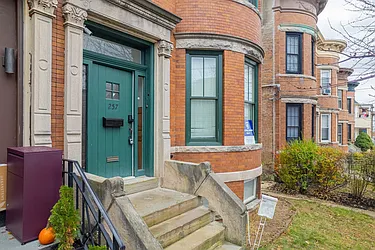 257 Woodlawn Avenue