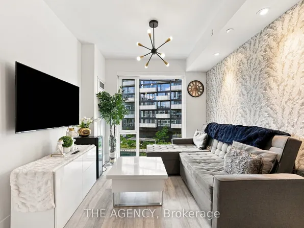 470 Front St W #907, Toronto, ON M5V 0V6