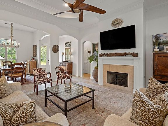5th image of 511 Lakewood Northshore Dr