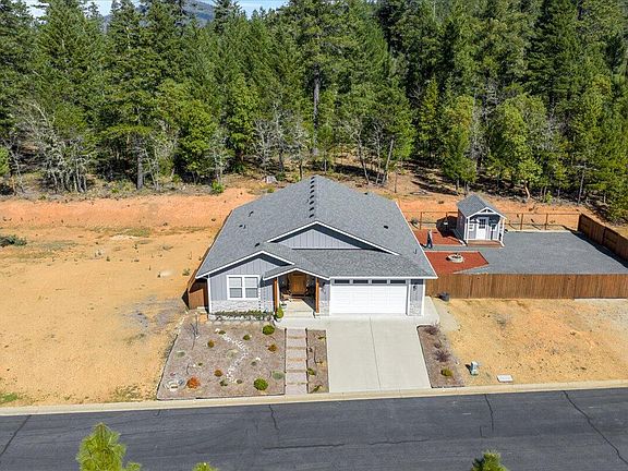 5th image of 353 Cedar Ridge Dr