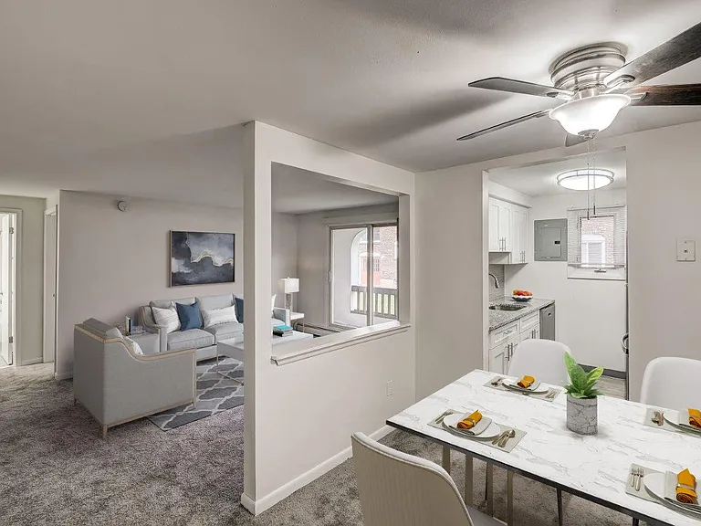 Raintree Island Apartment Homes — Photo 12