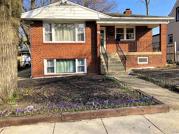 2nd image of 32 4th St #2