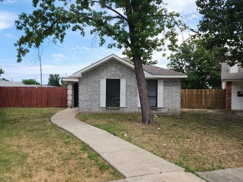 305 Meadow Ct