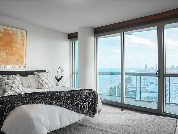 5th image of 101 20th St #3206