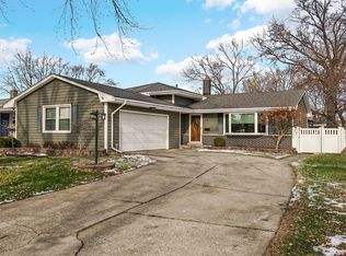 241 Lawndale Dr, Munster, IN 46321