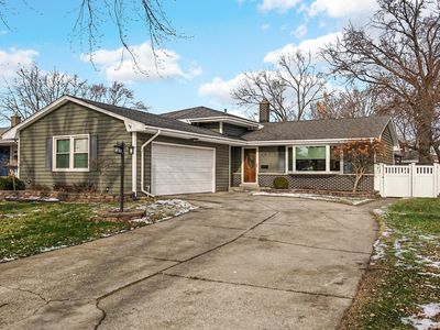 241 Lawndale Dr, Munster, IN, 46321